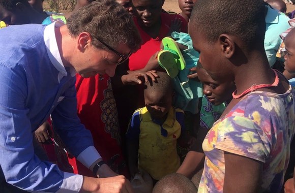 unicef-misija-malavyje-2017-rdoveika-dalina-lauktuves-vaikams