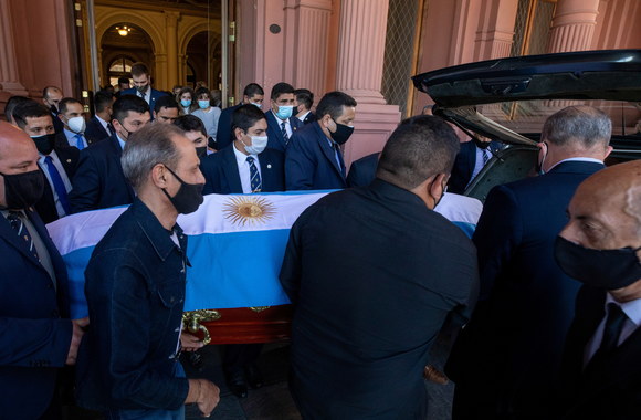 Atsisveikinimas su futbolininku Diego Maradona 