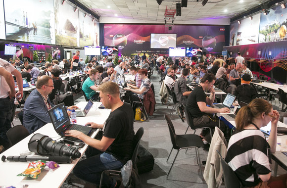 „Eurovizijoje“ pluša tūkstančiai žurnalistų iš viso pasaulio