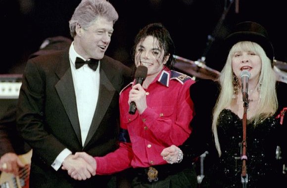 Billas Clintonas, Michaelas Jacksonas ir Stevie Nicks 
