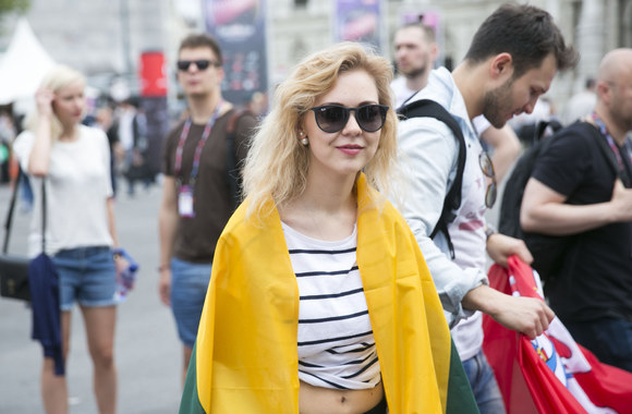 Vaidas Baumila ir Monika Linkytė „Eurovizijos“ kaimelyje susitiko su lietuviais