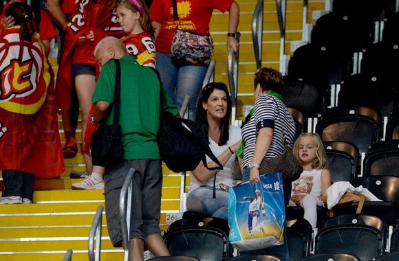 Linas ir Rita Jasikevičiai Londono arenoje sutiko Rimanto Kaukėno žmoną Tanją su dukrele