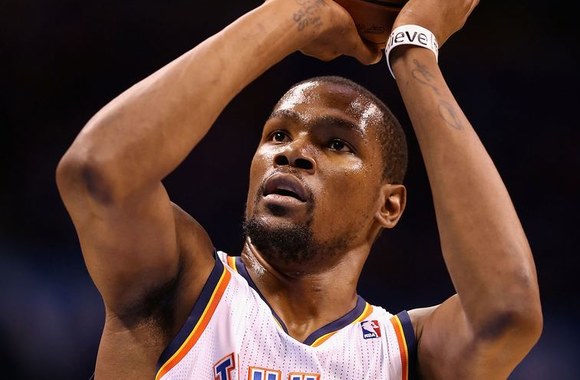 Kevinas Durantas švenčia 25-ąjį gimtadienį