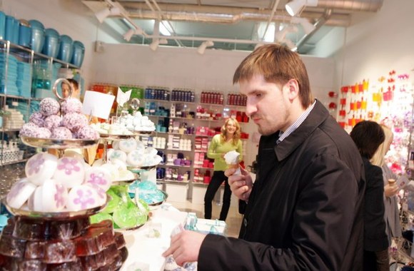 Gediminui Jauniui trisdešimtmečio proga – dovanos vokeliuose