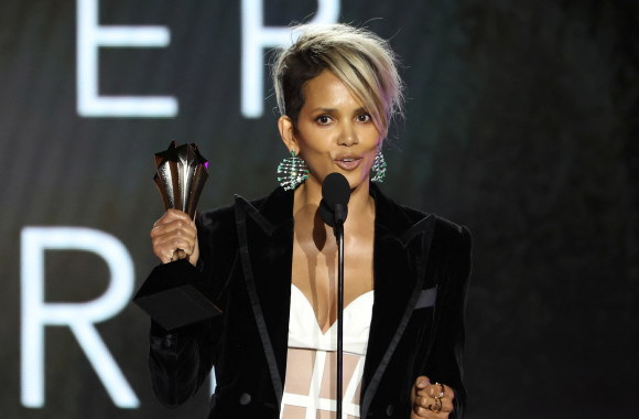 „Critic's Choice“ apdovanojimų akimirka / „Scanpix“ nuotr.

