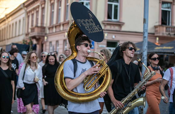 Parodos „The Art of Walking“ atidarymas Vilniaus Islandijos gatvėje / Jurgos Urbonaitės nuotr.