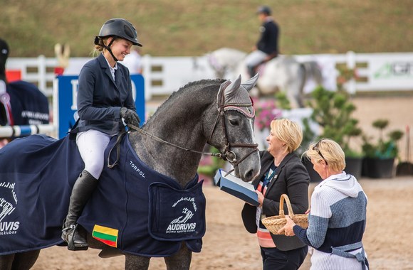 Prasidėjo Lietuvos konkurų čempionatas/Organizatorių nuotr.