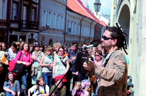 Muzikos niekada nebus per daug