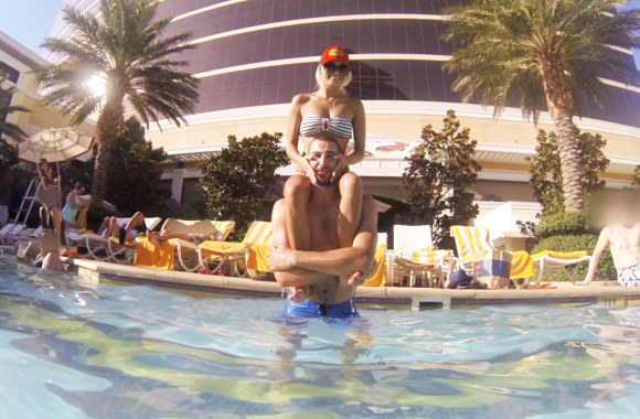 Jonas Valančiūnas su žmona Egle