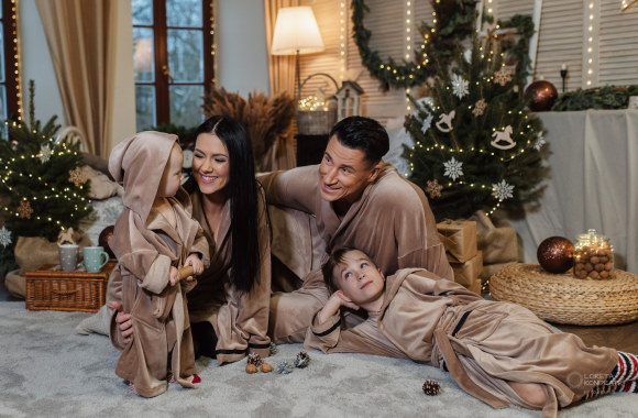 Saulius Skambinas su mylimąja Živile, sūnumi Majumi ir dukra Mila / Loretos Kondratės nuotr. 