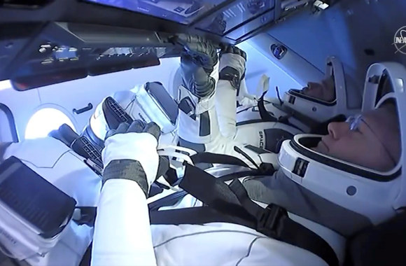 „SpaceX“ pilotuojama kapsulė „Crew Dragon“ rugpjūčio 2-ąją grįžo iš kosmoso ir nusileido Meksikos įlankoje / Scanpix nuotr.