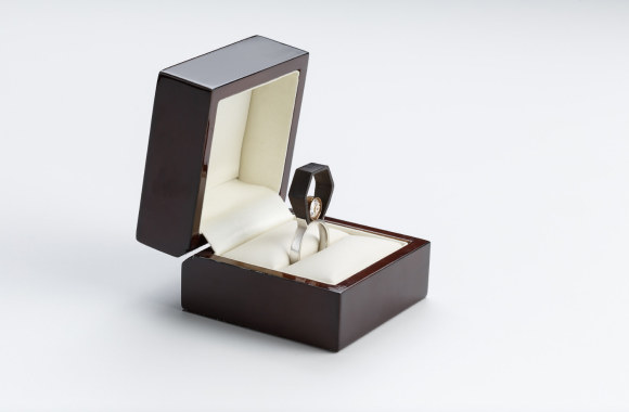 Sužadėtuvių žiedas-suvenyras