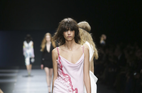 „Versace“ 2016 m. rudens-žiemos kolekcijos modelis