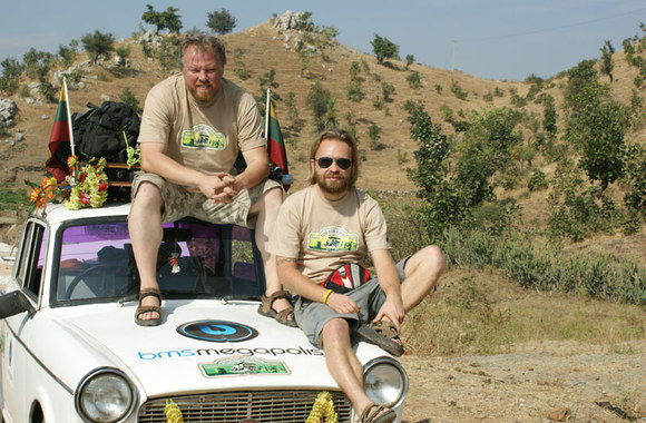 Martynas Starkus ir Vytaras Radzevičius. Į Lietuvą – iš apsupto Mumbajaus 