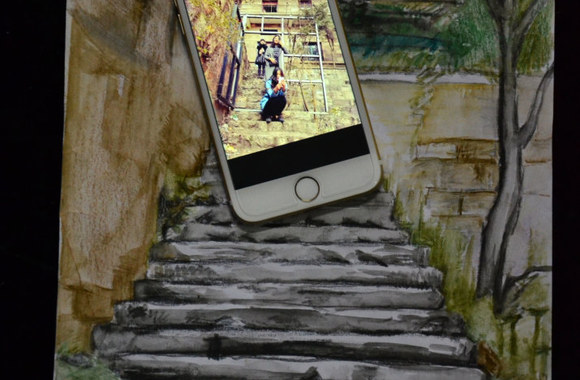 Kinė pratęsia telefone užfiksuotus kadrus piešdama