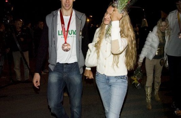 Ramūnas Šiškauskas ir Robertas Javtokas laukia gandrų