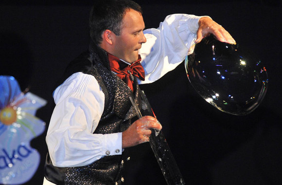 Muilo burbulų karalius sieks Lietuvos rekordo