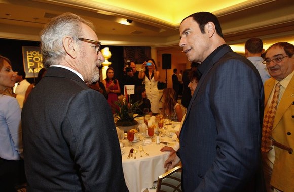 Aktorius Johnas Travolta (dešinėje) ir režisierius Stevenas Spielbergas