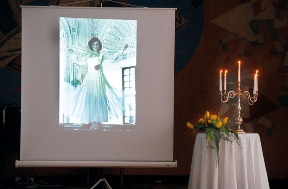 Dabar ji pati – dainose