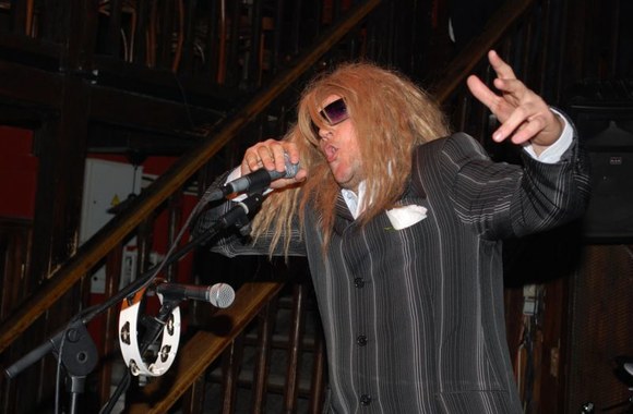 „Išjunk šviesą“ puotavo su gerbėjais!