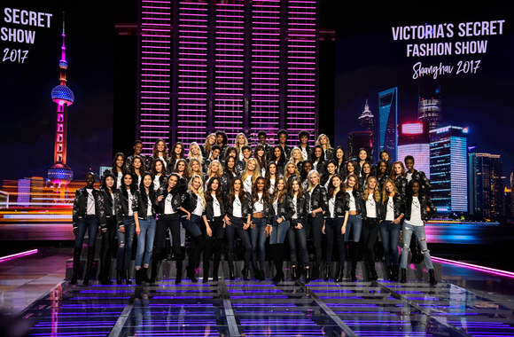 „Victoria's Secret“ užkulisiai: pasiruošimas seksualiausiam metų šou