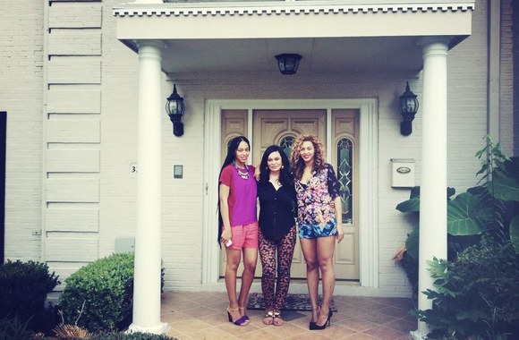 Beyonce (dešinėje)