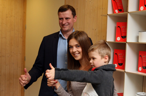 Danielius Bunkus su sūnumi Kristupu ir Justina Stambrauskaitė