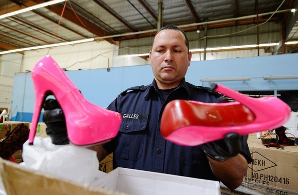 Falsifikuoti „Louboutin“ aukštakulniai