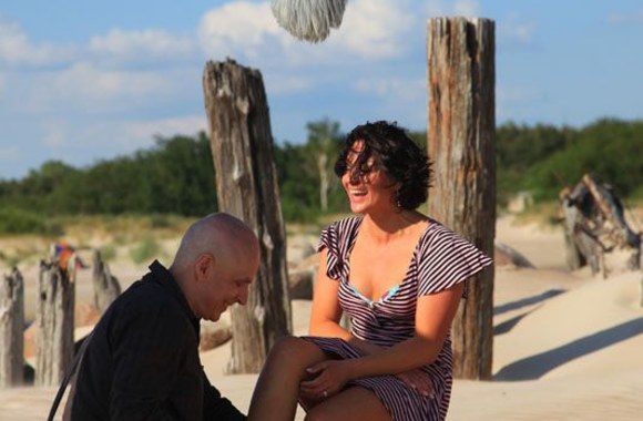 Jūratė Budriūnaitė-Kamrazer ir Vytautas Anužis. Nuvogti bučiniai pajūryje