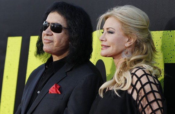 „KISS“ lyderis Gene'as Simmonsas su žmona aktore Shannon Tweed
