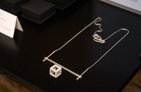 Menininkės Gerdos Liudvinavičiūtės „THE CONCRETE CITY|KAUNAS“ cemento papuošalų paroda