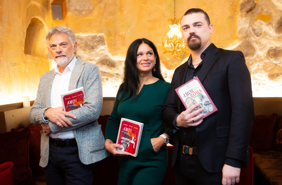 Jurga ir Paulius Jurkevičiai pristatė naują knygą „AmorRoma“/ Gretos Skaraitienės nuotr.