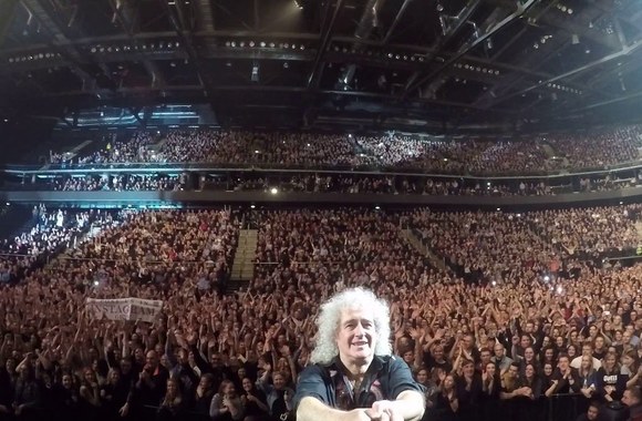 selfie-stick-video-kaunas-lithuania-november-17-2017-queen-adam-lambert