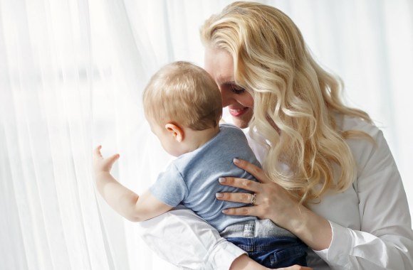 Rūta Ščiogolevaitė-Damijonaitienė su sūnumi Agnaru/Asmeninio archyvo nuotr.