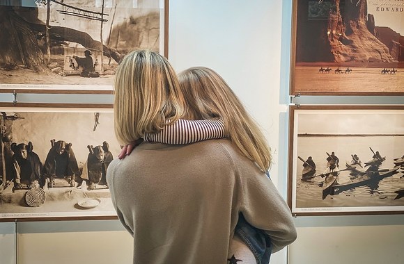  Edward S. Curtis fotografijų parodos „Šešėlių gaudytojas“ atidarymas/ Organizatorių nuotr.