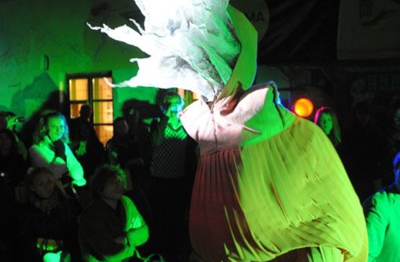 Kitokios mados naktis 