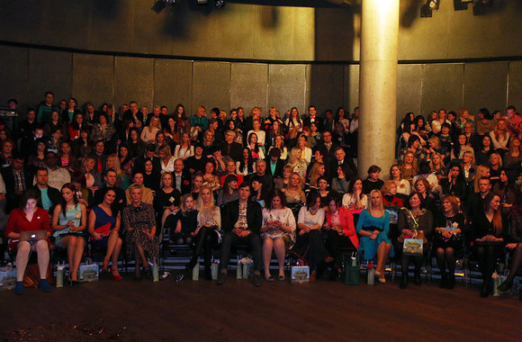 Kolekciją stebėję svečiai