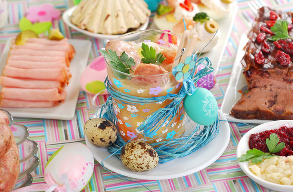 Velykų stalo dekoras