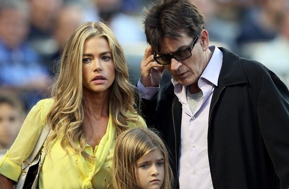 Denise Richards ir Charlie Sheenas