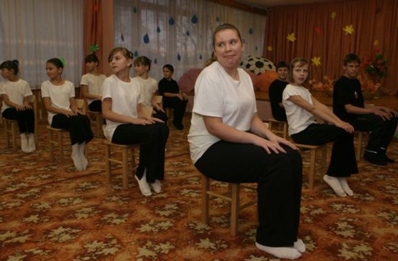 Šokių projekto dalyviai atvyko į išankstines „Išsipildymo akcijos 2009“ atvirų durų dienas, bendravo ir pristatė bendrą šokį su globos namų auklėtiniais.