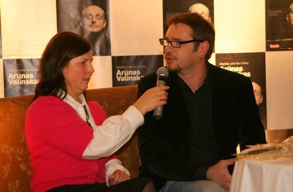 Pasveikinti Arūno Valinsko susirinko buvę ir esami draugai bei bendražygiai.