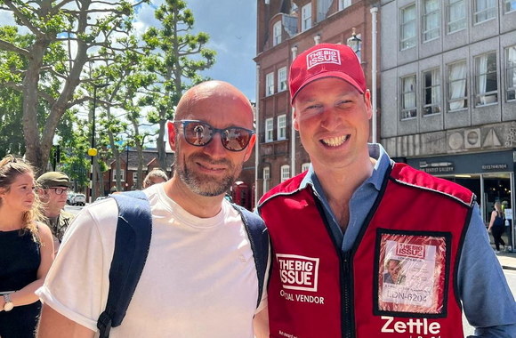 Princas Williamas Londono centre pardavinėjo žurnalą benamystės tema ir susipažino su lietuviais / „Scanpix“ nuotr.