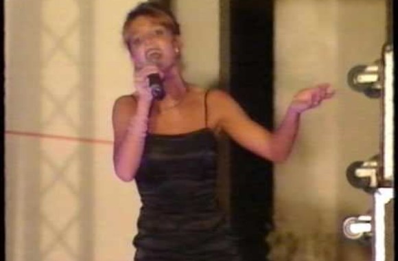 britney-spears-rare-1998-showcase-in-singapore