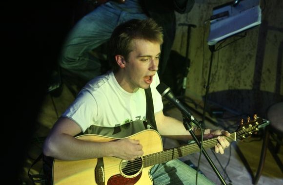 Pasiklausyti atilkėjo susirinko šeimos nariai ir ištikimiausi klausytojai.