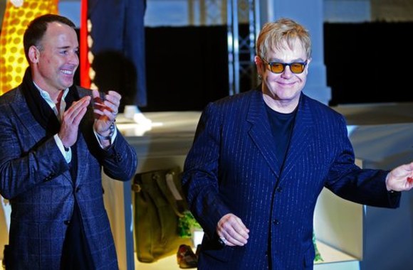 Elton Johno spintoje