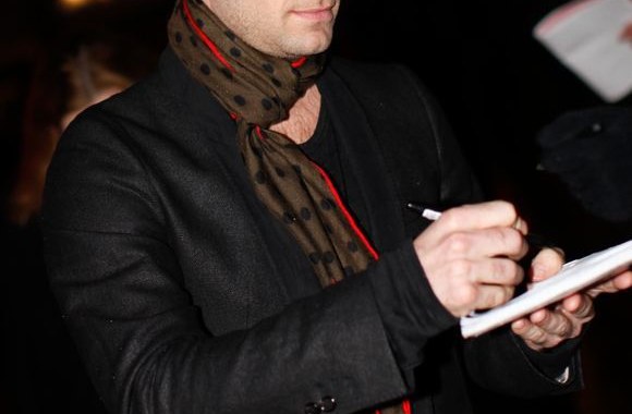 Tūkstančiai gerbėjų sveikino su premjera filmo „Šerlokas Holmsas“ kūrėjus