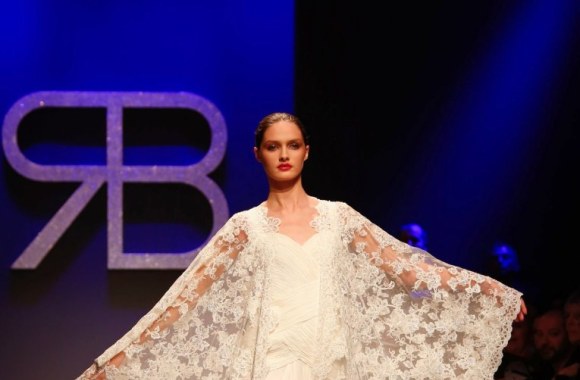 Renato Balestra 2016 m. pavasario-vasaros aukštosios mados kolekcijos modelis