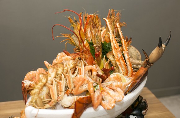 Pasaulio austrių atidarymo čempiono Marselio Lessoille pasirodymas