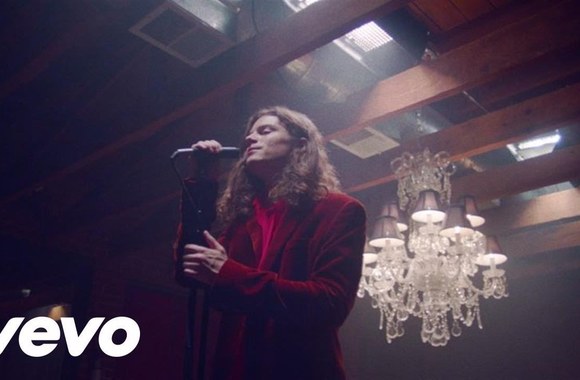 borns-american-money-after-dark