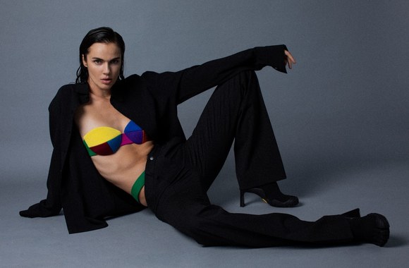 Justina Čėsnaitė-Jarutė – Airidos Skrickienės kolekcijos „Self care o'clock“ modelis / Vaido Jokubausko nuotr.